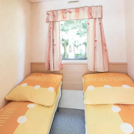 Kamp alanı Holiday Lodge *