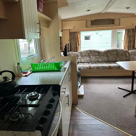 Holiday Lodge *